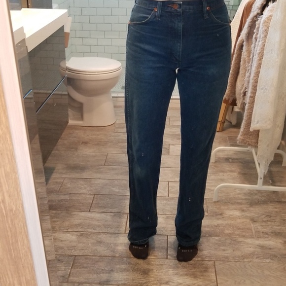 Vintage High-Rise Wrangler Jeans - Picture 6 of 7
